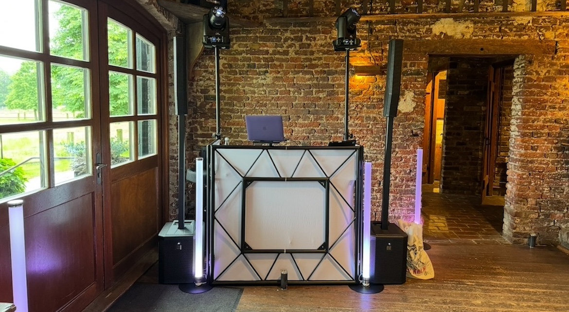 Beispiel für Ton- und Lichanlage Beispiel für Ton- und Lichanlage