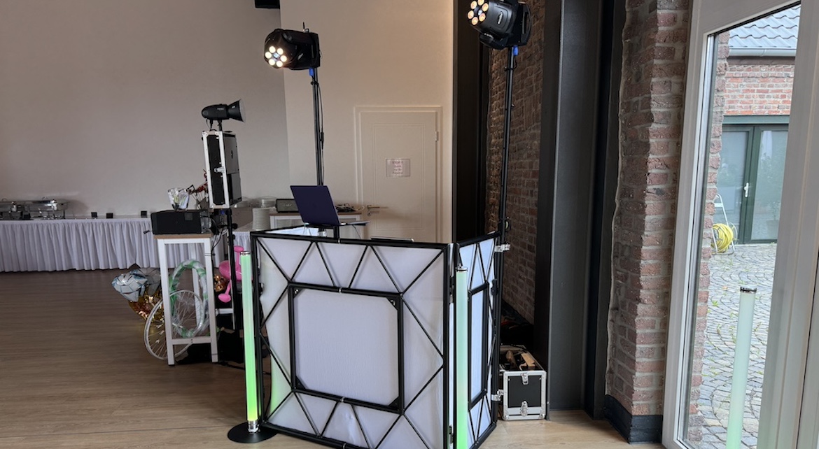 Beispiel für Ton- und Lichanlage Beispiel für Ton- und Lichanlage