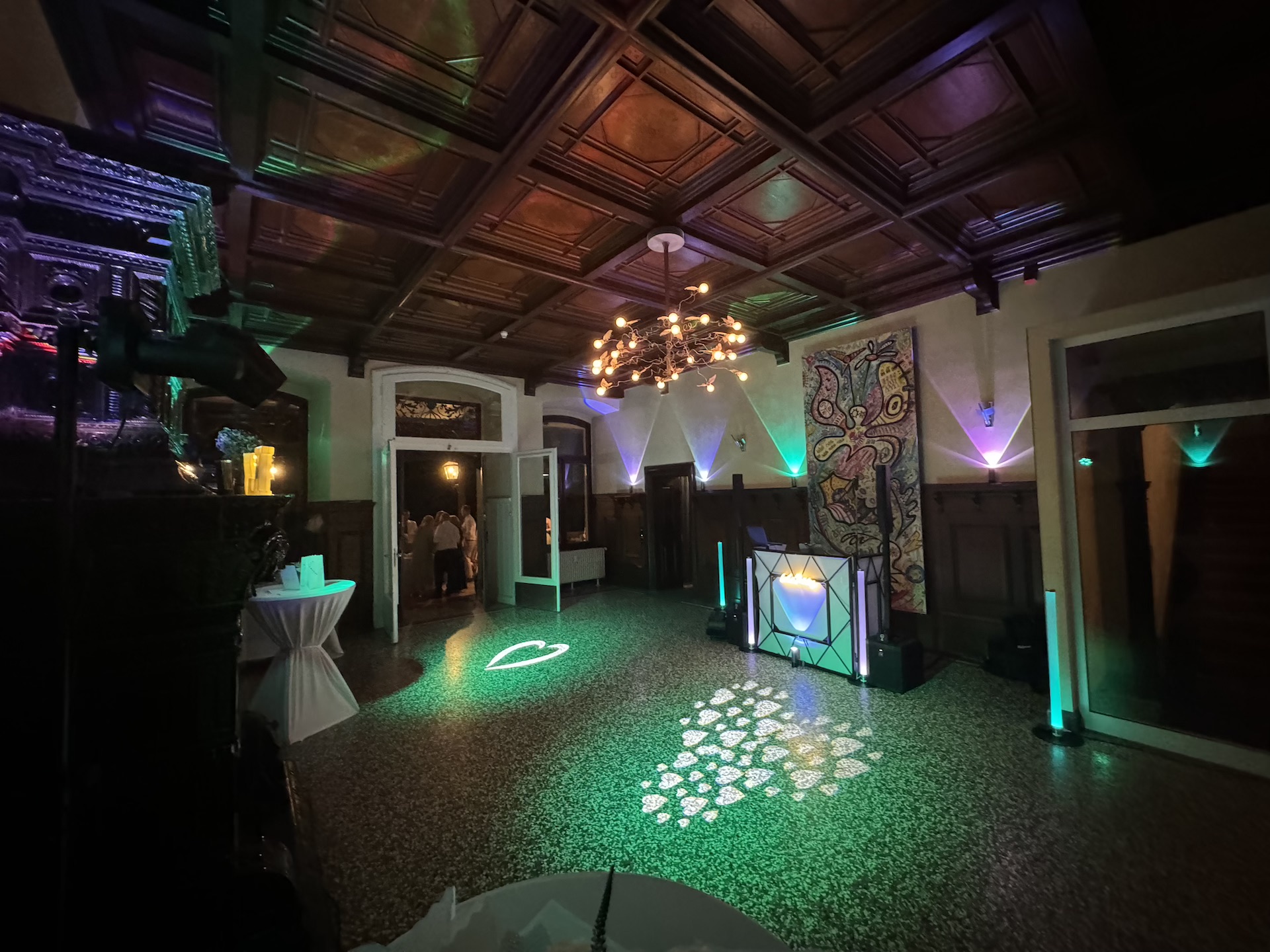 Raum mit Ambiente-Beleuchtung